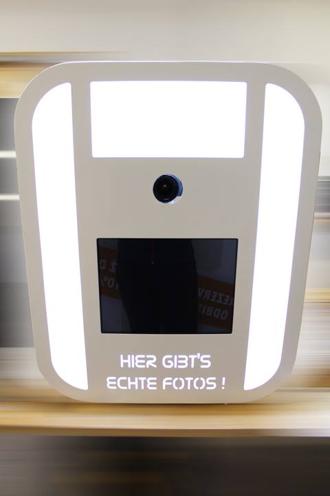 white photo booth austria photo booth